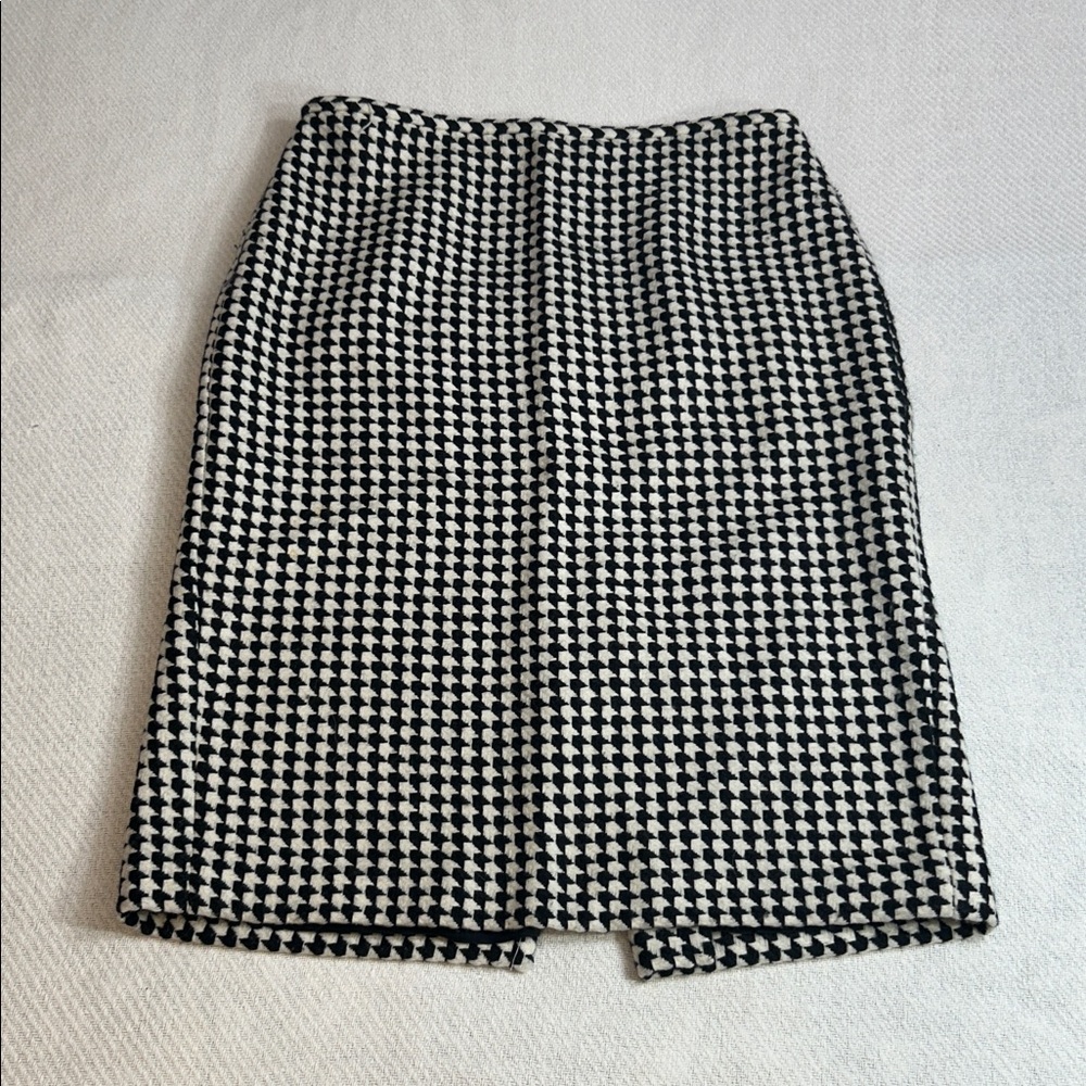 LOFT Black and Cream Pencil Skirt